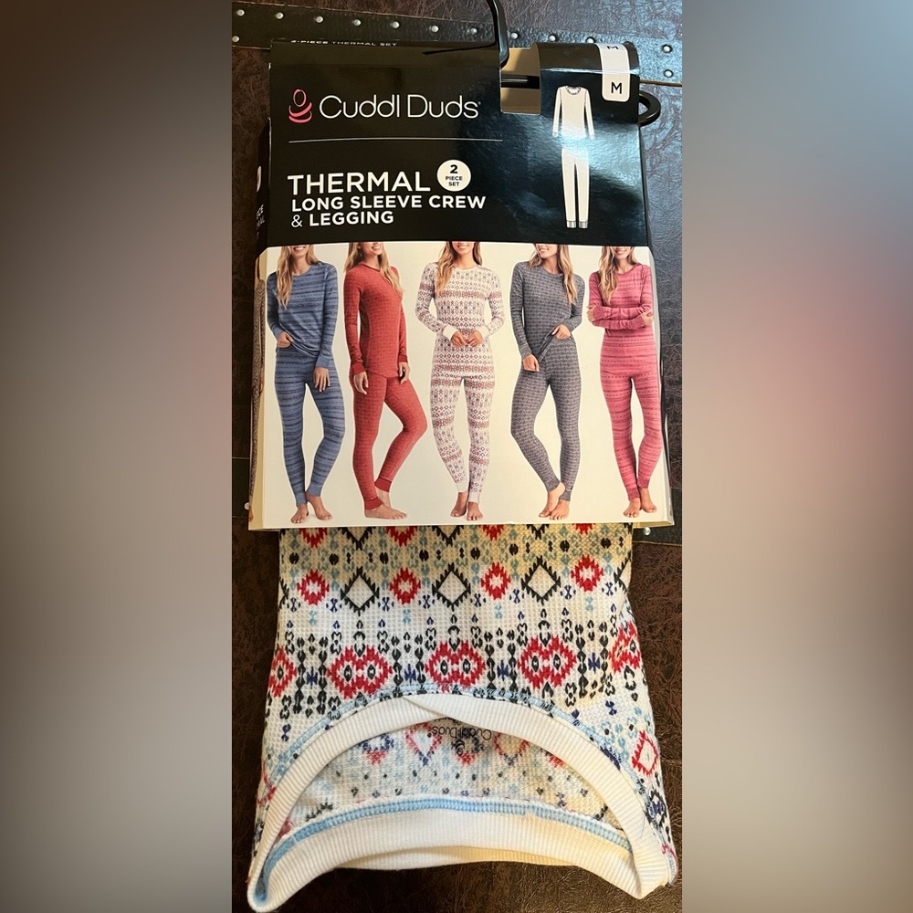 Cuddl Duds 2 piece set. Thermal long sleeve crew and legging.